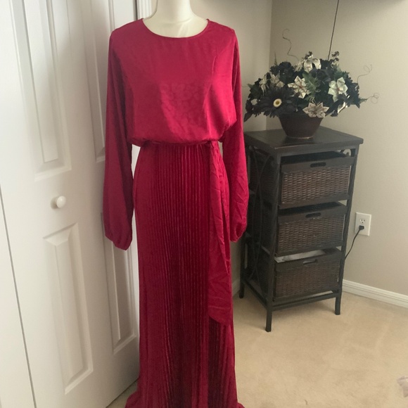 Formal gown - Picture 2 of 6